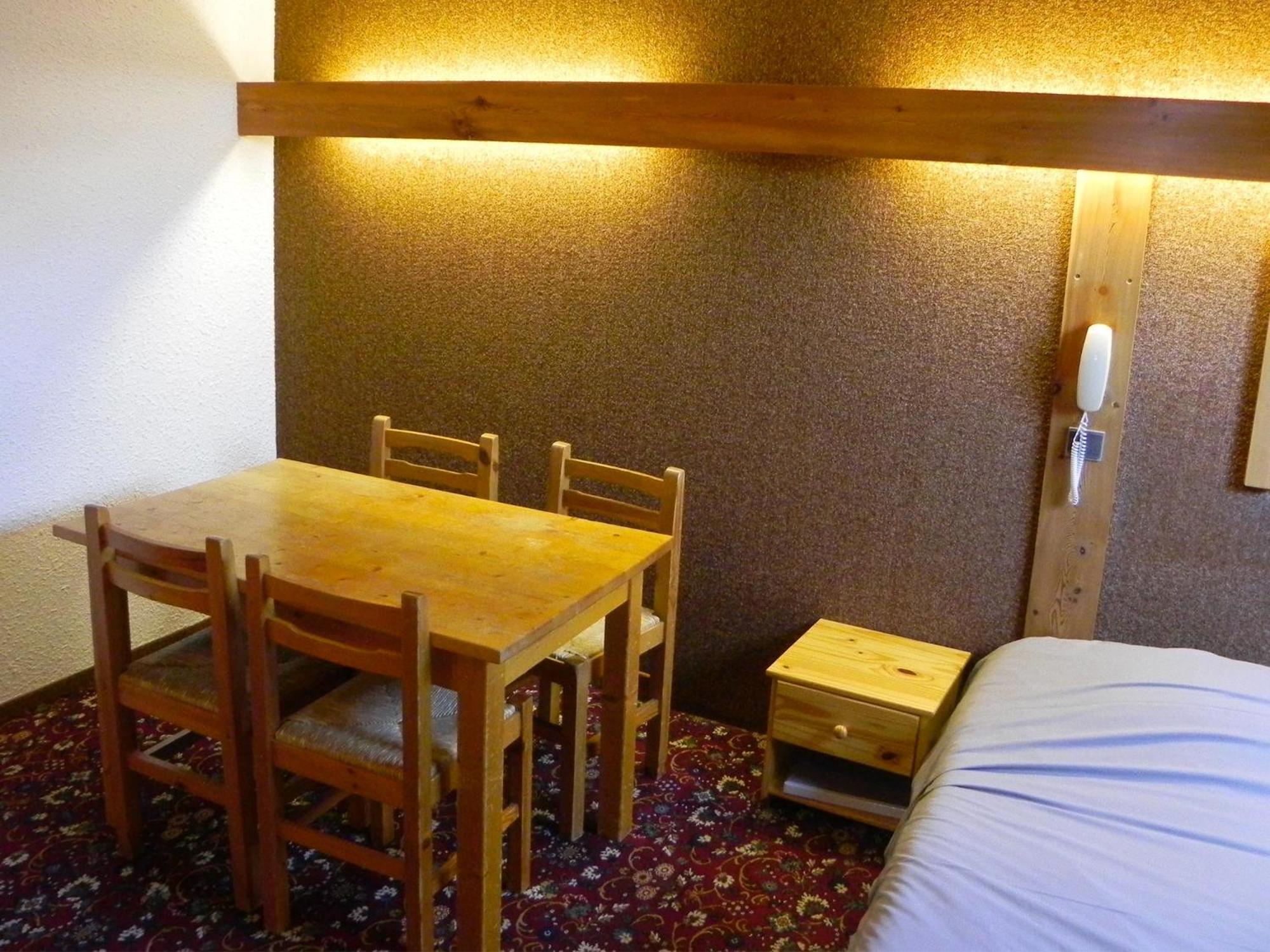 Hôtel Résidence Les Colchiques Le Monêtier-les-Bains Esterno foto