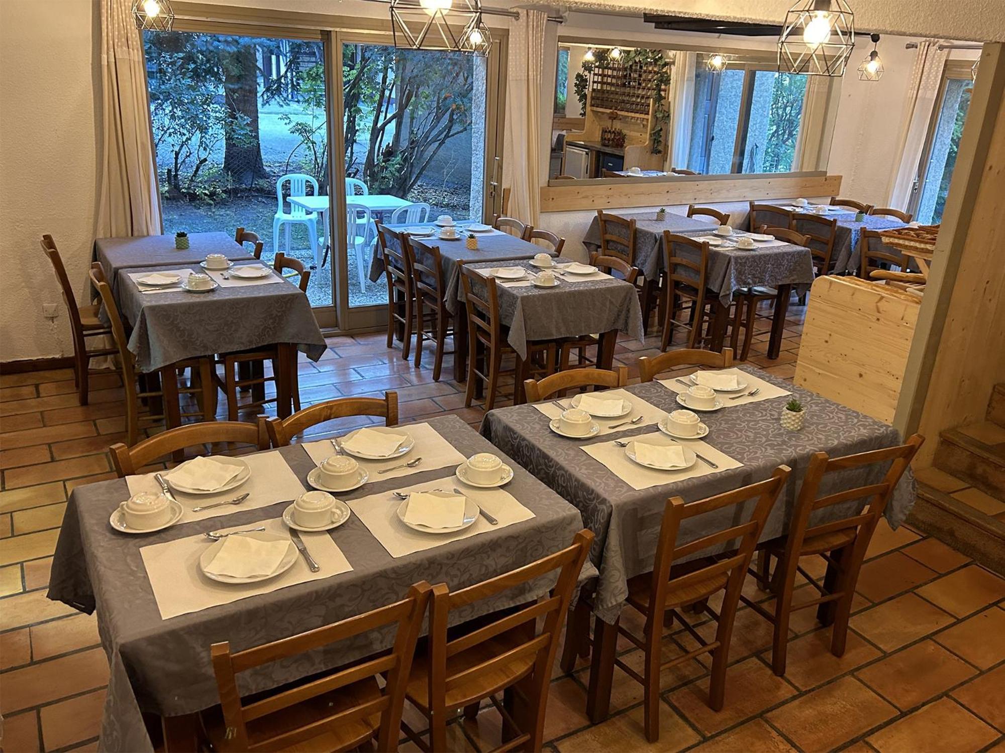 Hôtel Résidence Les Colchiques Le Monêtier-les-Bains Esterno foto