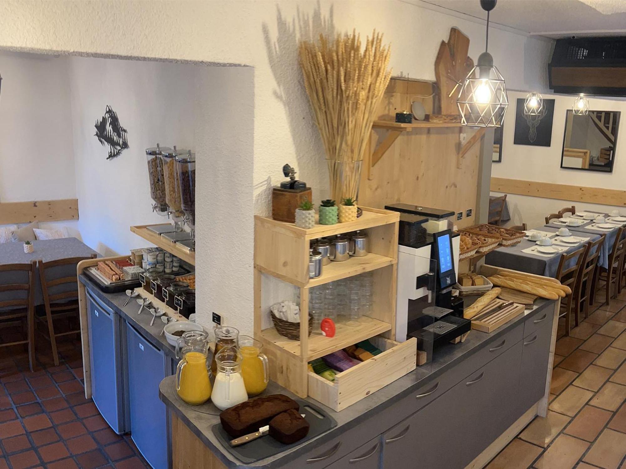 Hôtel Résidence Les Colchiques Le Monêtier-les-Bains Esterno foto