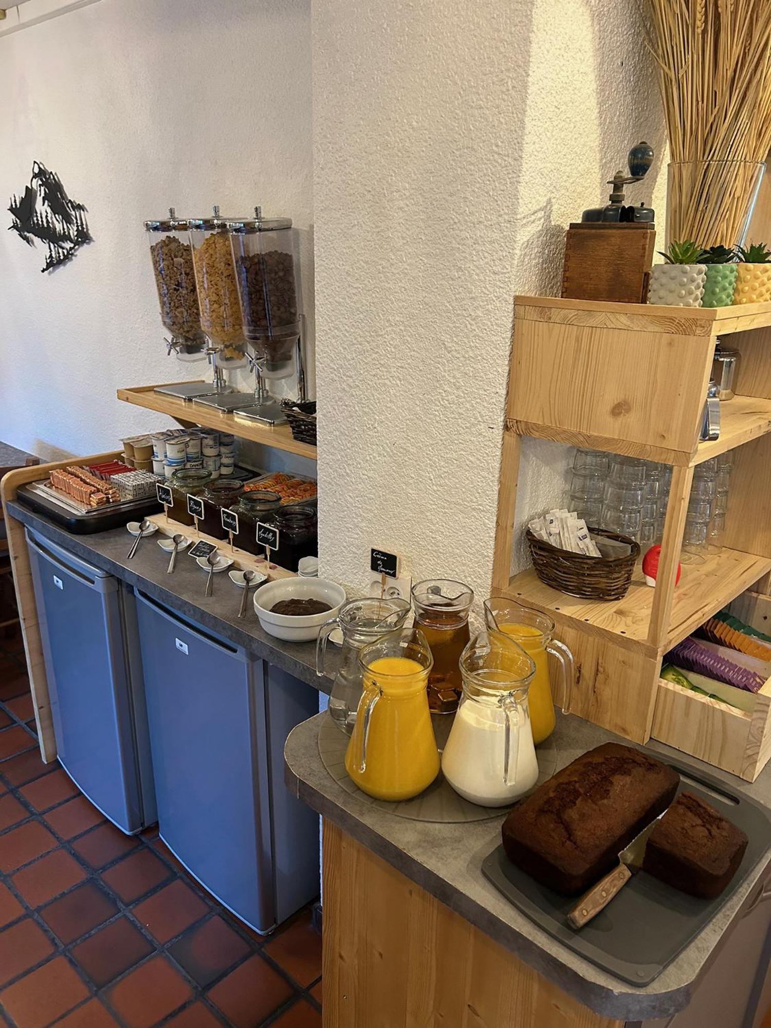 Hôtel Résidence Les Colchiques Le Monêtier-les-Bains Esterno foto